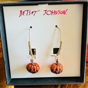 Betsey Johnson Dangling Pumpkin Halloween Earrings